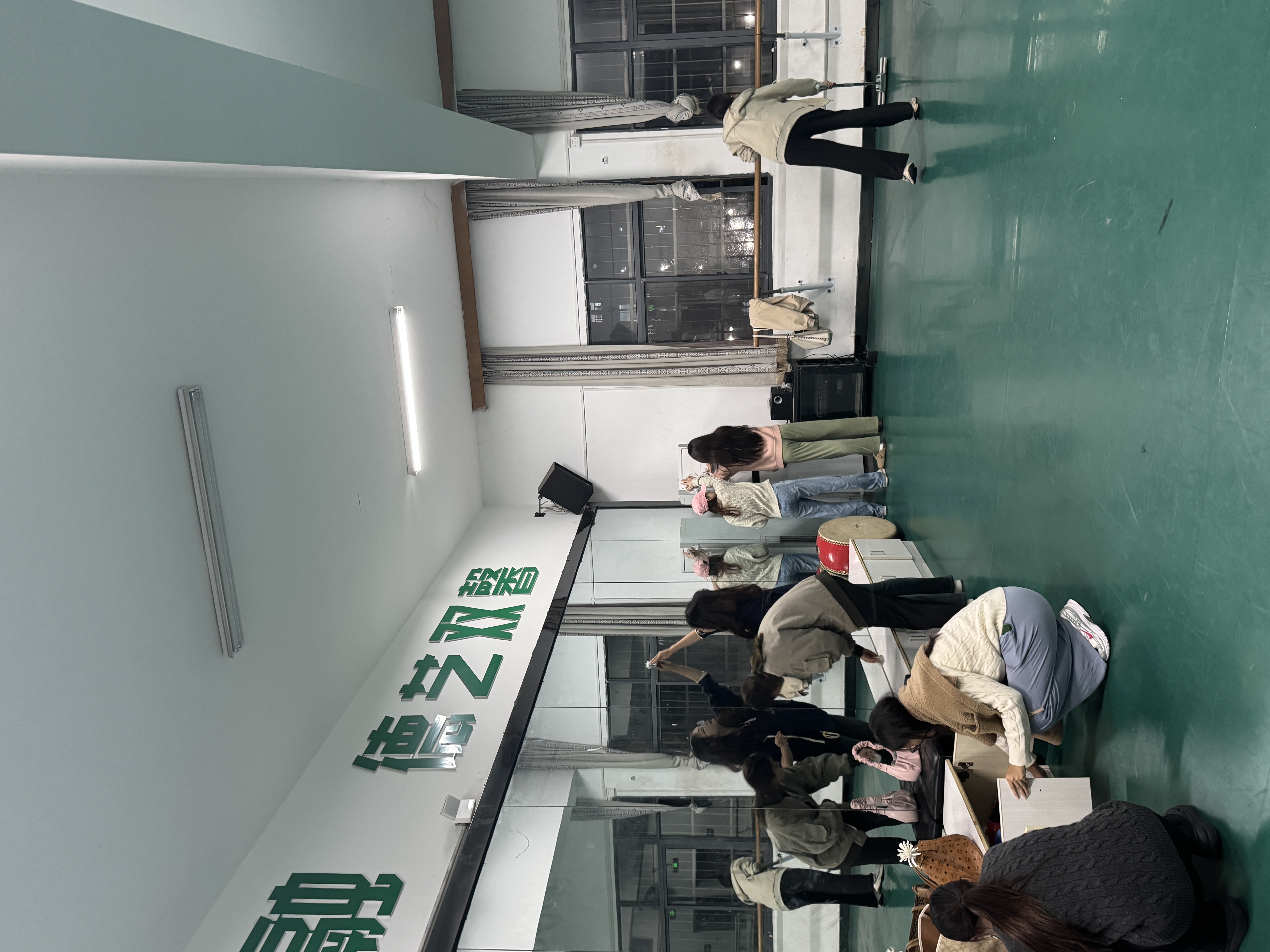 24377c62d4644bf28c73c2e4e8344abe.jpg 24377c62d4644bf28c73c2e4e8344abe.jpg